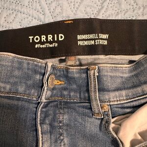 Torrid Premium Stretch Skinny Jeans in Classic Blue size 16R